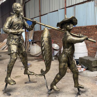 抬鯉魚，玻璃鋼民俗生活場景雕塑
