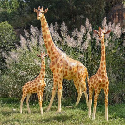 動(dòng)物園大型仿真動(dòng)物，園林玻璃鋼彩繪長(zhǎng)頸鹿