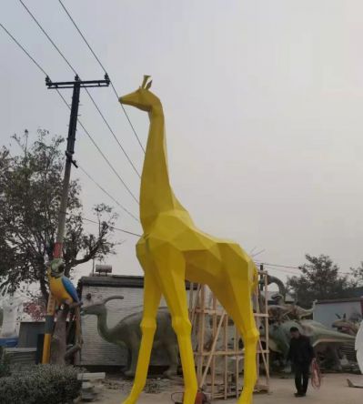 玻璃鋼幾何鹿雕塑不銹鋼切面鹿動(dòng)物卡通園林落地大型擺件