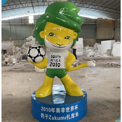 足球老虎卡通公仔，玻璃鋼體育運動主題卡通形象雕塑