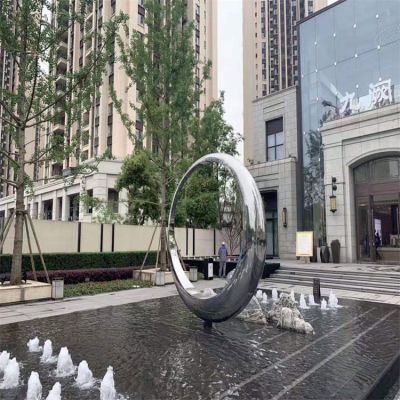 不銹鋼鏡面圓環(huán)景觀雕塑，園林水景噴泉裝飾景觀