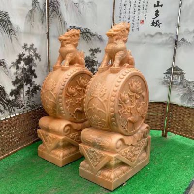 麒麟抱鼓石，晚霞紅荷花門墩