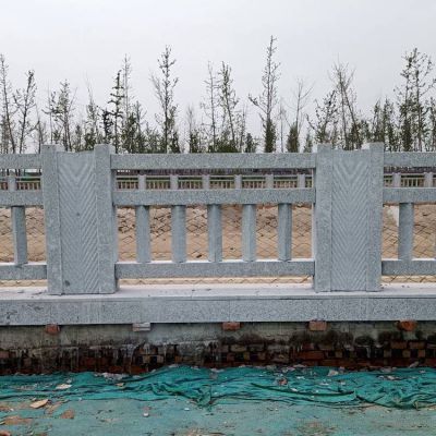 城市河道邊裝飾大理石雕刻防護(hù)欄桿；欄板