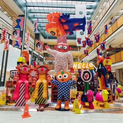 商場(chǎng)室內(nèi)裝飾玻璃鋼卡通主題公仔雕塑