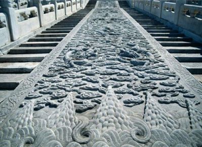 寺廟臺階大型石浮雕，祥云、龍石刻浮雕