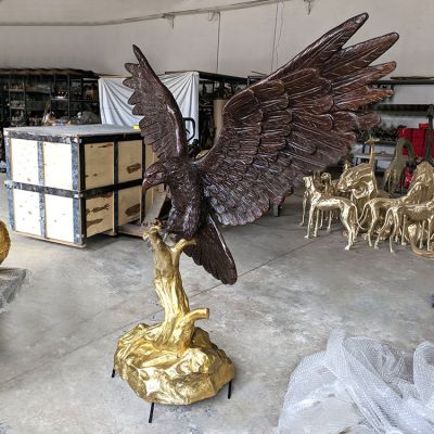 鑄銅老鷹雕塑，大鵬展翅景觀