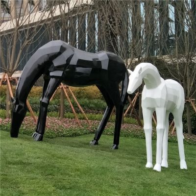 玻璃鋼馬兒，抽象塊面馬雕塑，黑白兩色，可改色