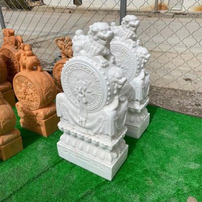 大理石獅子抱鼓石門墩，漢白玉、晚霞紅等石材雕刻