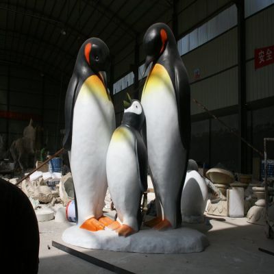 大型玻璃鋼仿真企鵝，一家三口企鵝雕塑