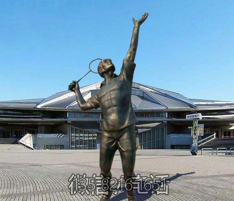 城市廣場景觀玻璃鋼仿銅打羽毛球的運(yùn)動員雕塑