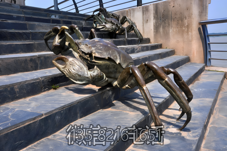 景觀戶外玻璃鋼仿銅定制大型海洋動(dòng)物擺件螃蟹雕塑