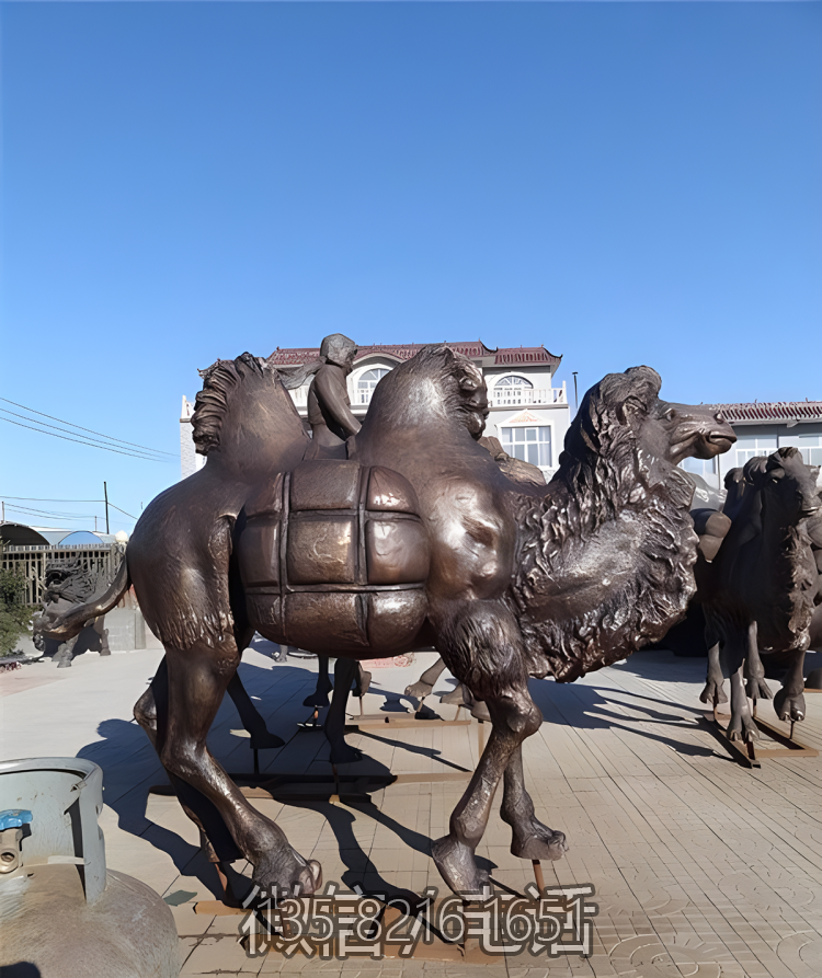 玻璃鋼仿銅駱駝雕塑戶外沙漠之舟動(dòng)物景觀裝飾