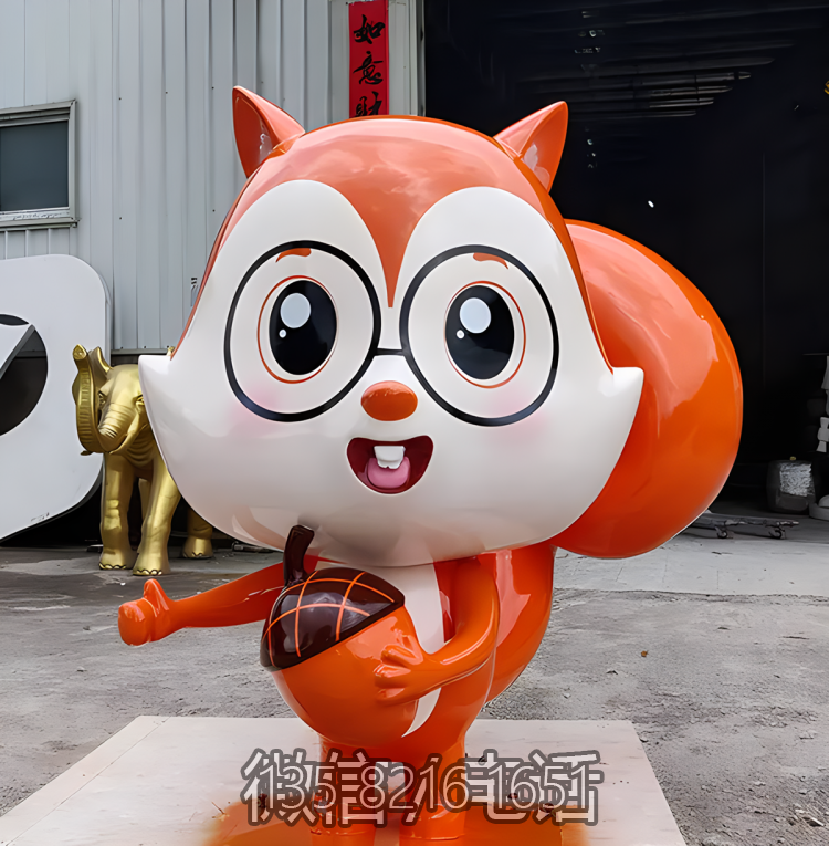 商場游樂場創(chuàng)意卡通美陳動物擺件玻璃鋼樹脂松鼠雕塑