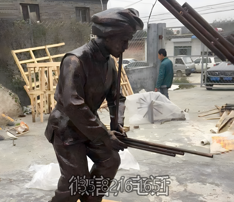 少數(shù)民族的樂(lè)器和人物街邊銅雕音樂(lè)人雕塑