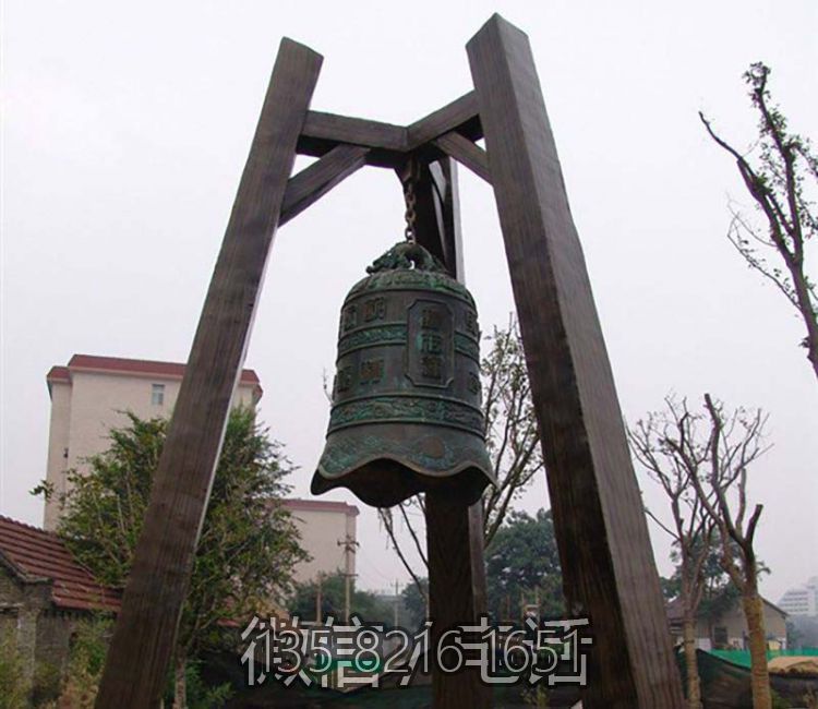 廣場銅鐘雕塑