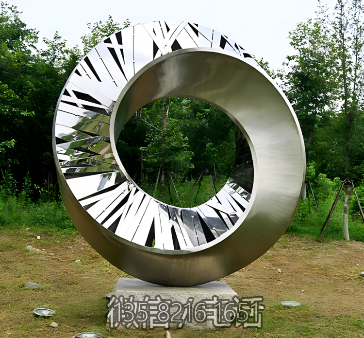 圓環(huán)雕塑-戶外草坪不銹鋼鏤空創(chuàng)意個性圓環(huán)雕塑 圓環(huán)雕塑-戶外草坪不銹鋼鏤空創(chuàng)意個性圓環(huán)雕塑
