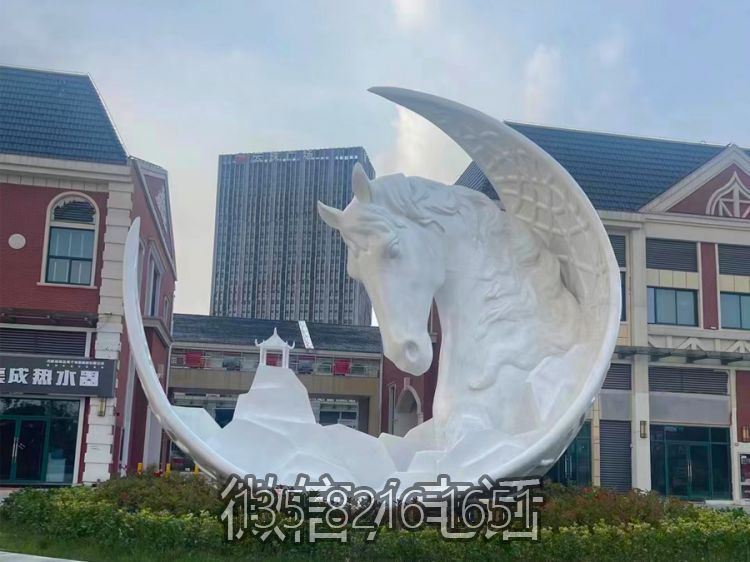 天馬玻璃鋼月牙馬頭景觀雕塑
